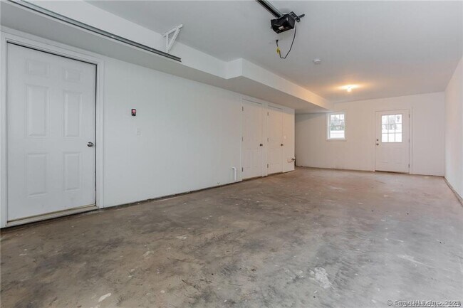Building Photo - 35 Ringgold St