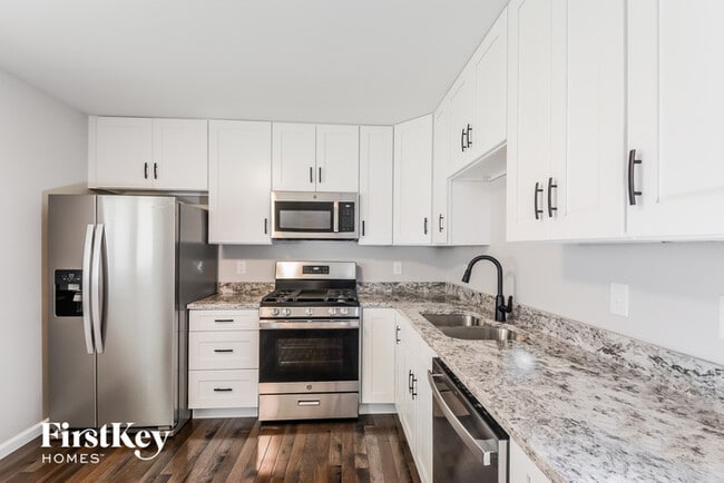 Building Photo - 1706 Pebble Brook Dr