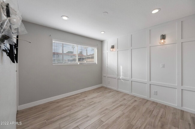 Building Photo - 402 N 73rd St