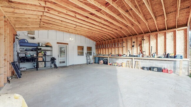 Building Photo - Stunning home situated on over 1 acre in North Thompson’s Station!