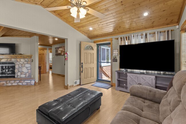 Building Photo - 307 Heath Dr