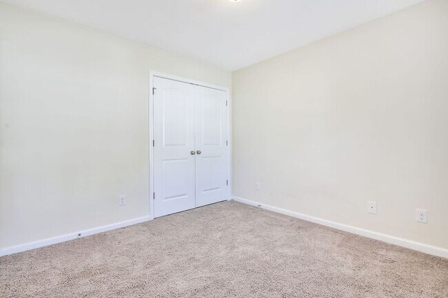 Building Photo - 285 Cantle Dr
