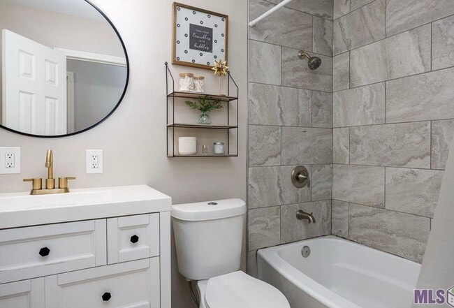 Building Photo - 8723 Aspen Ct