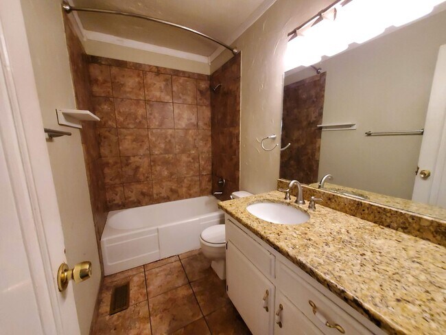 Building Photo - Pre-Leasing for Mid-June 2025! (2) Living ...