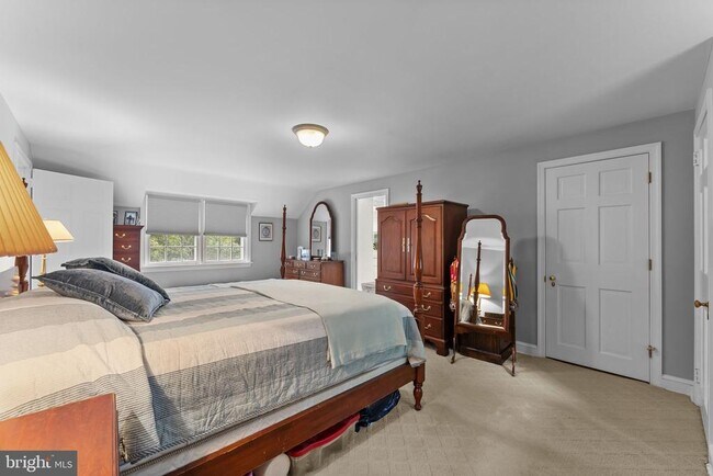 Building Photo - 507 Meadowbrook Cir