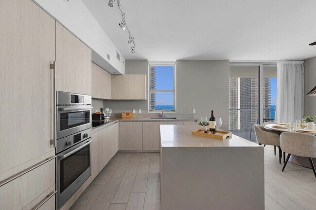 Building Photo - 4112 Jimmy Buffett Mem Hwy