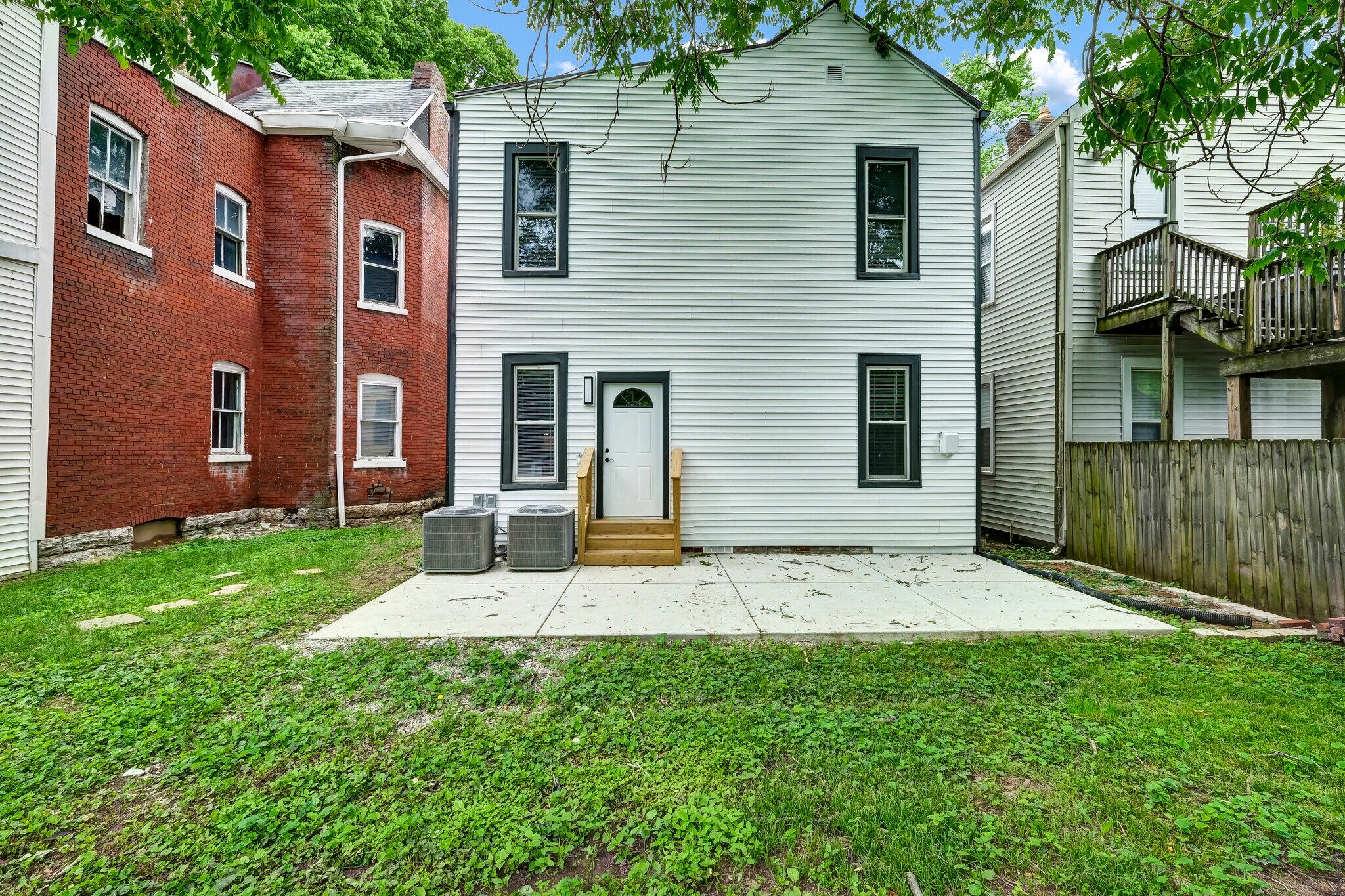 Building Photo - 1426 S Brook St