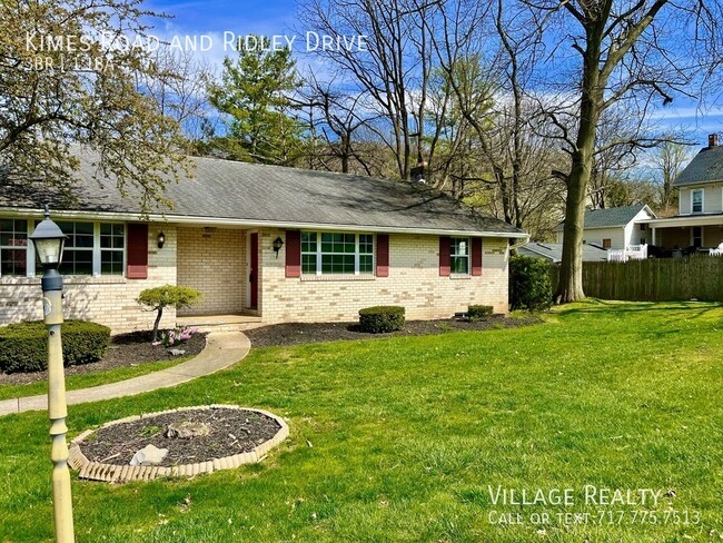 Building Photo - *** Available mid-June! *** Large, remodel...