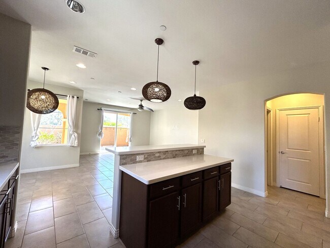 Building Photo - AVAILABLE NOW!! GORGEOUS 2 Bed 2.5 Bath Condo in La Quinta!