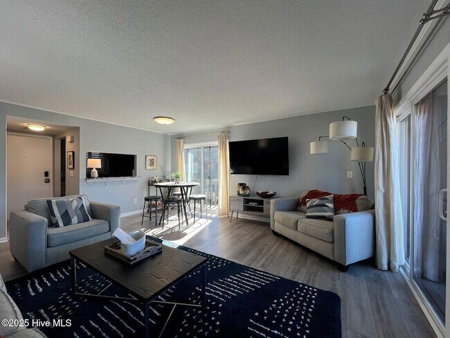 Building Photo - 250 Sugar Gum Ln