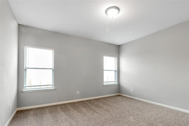 Building Photo - 141 Quiet Man Dr