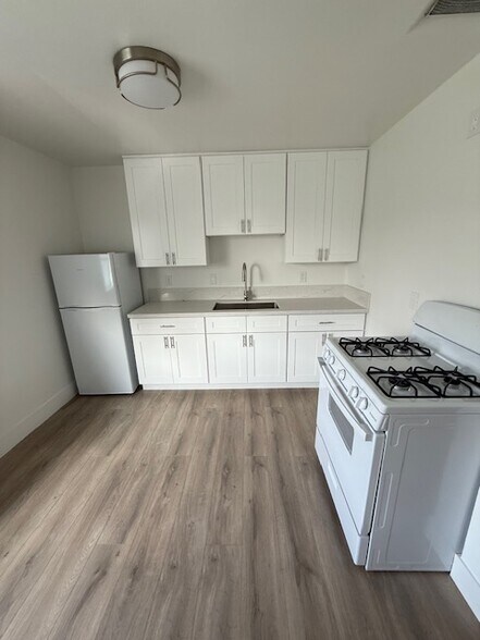 kitchen - 142 W 94th St