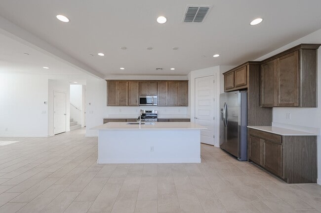 Building Photo - 4-Bedroom Home in Mystic at Lake Pleasant