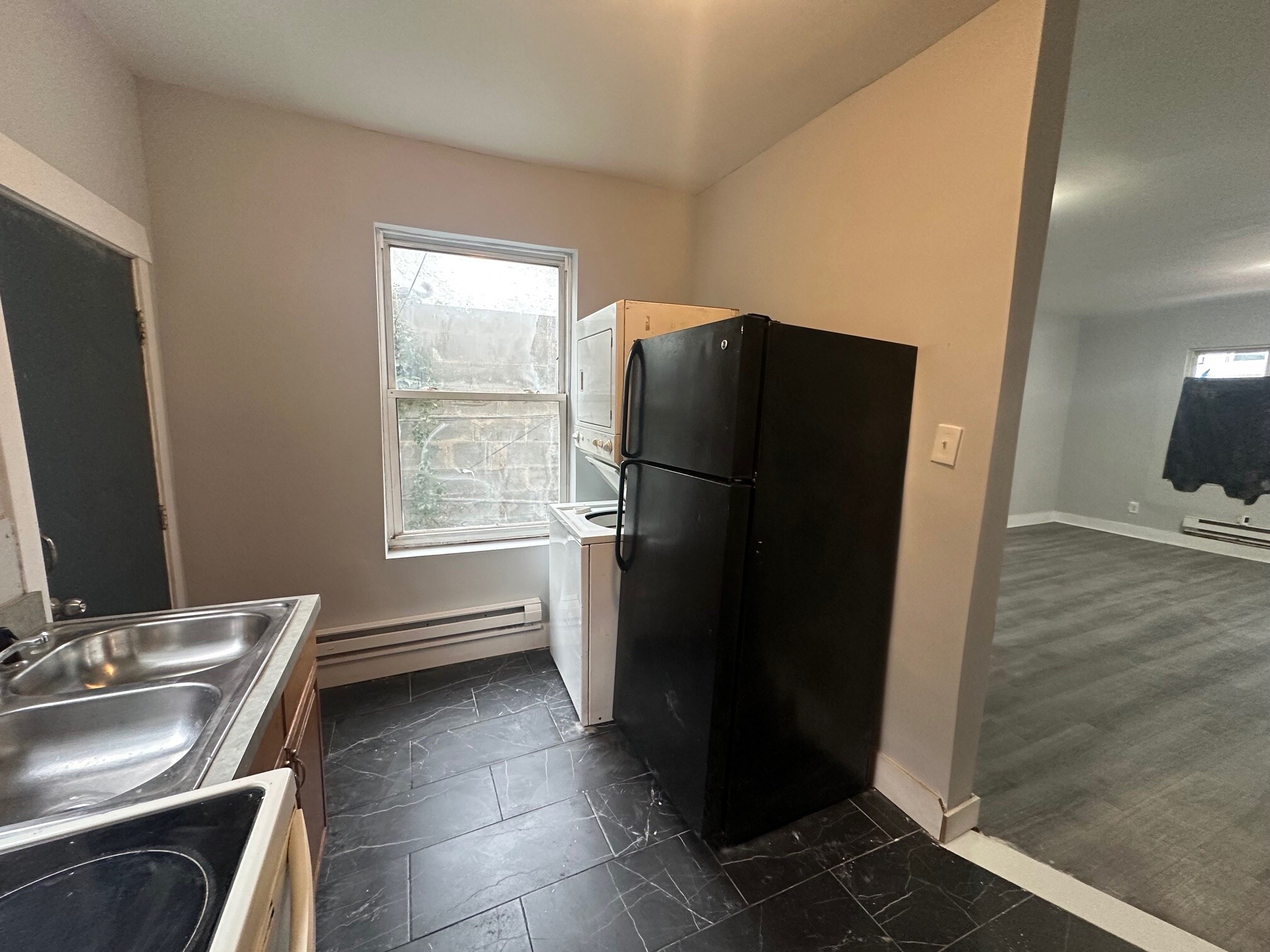 Building Photo - 3911 N Percy St