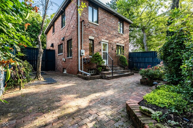 Building Photo - 5758 Wildwood Ave