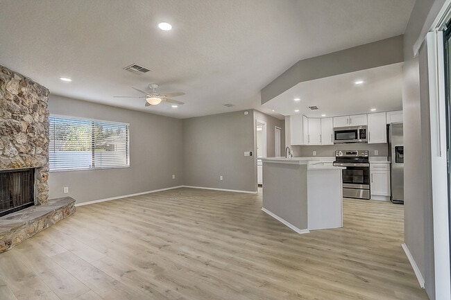 Building Photo - 6320 Edge O Grove Cir