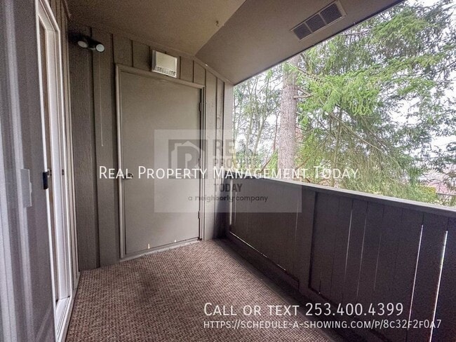 Building Photo - 2 Bedroom Condo in Tacoma!