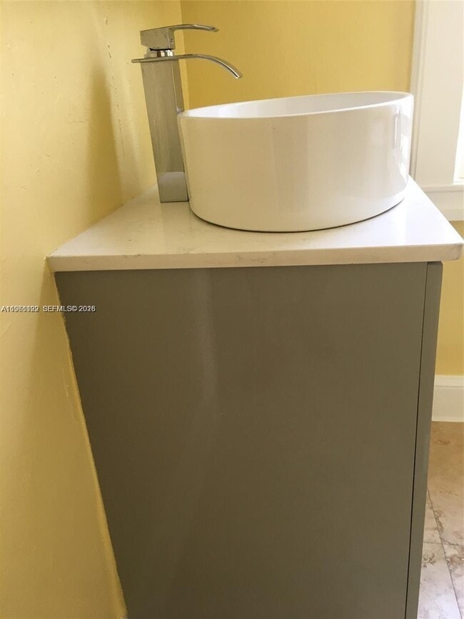 Building Photo - 119 Menores Ave