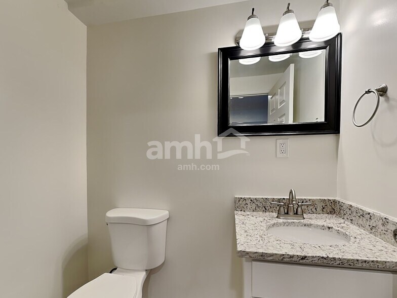 Building Photo - 6287 Glenmont Dr