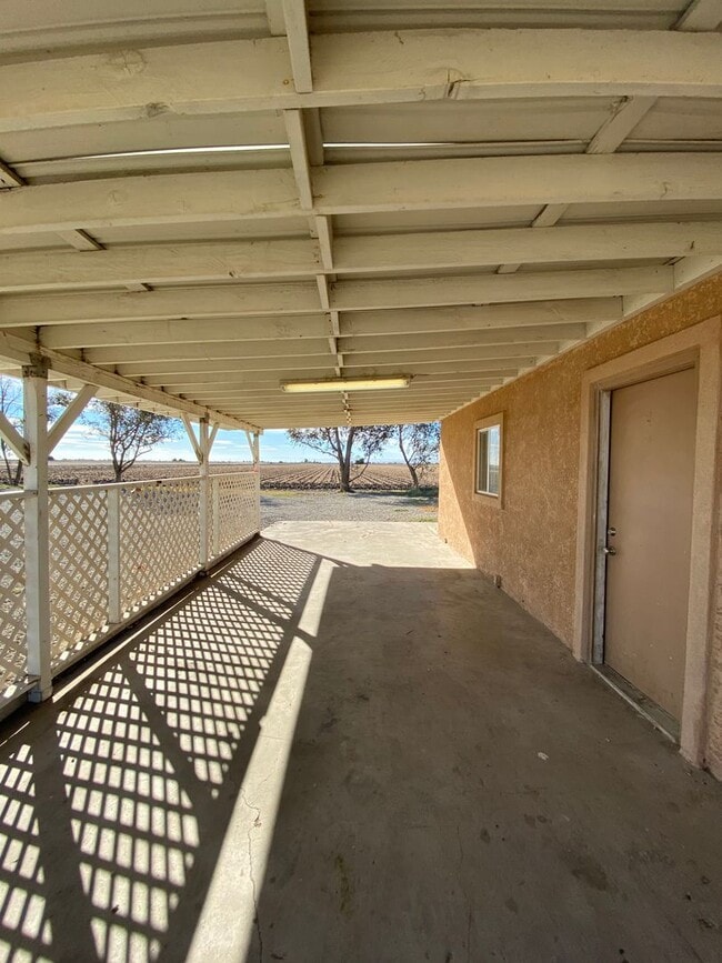 Building Photo - REDUCED!! 2 Bedroom 1 Bath Country Property!