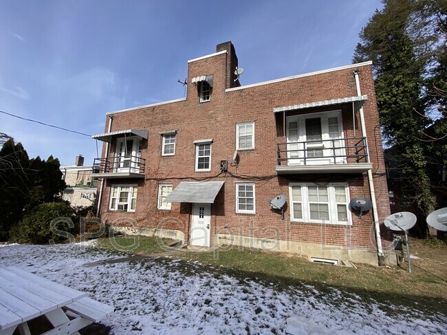 Building Photo - 2015 Market St