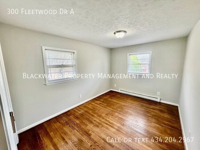 Building Photo - 300 Fleetwood Dr