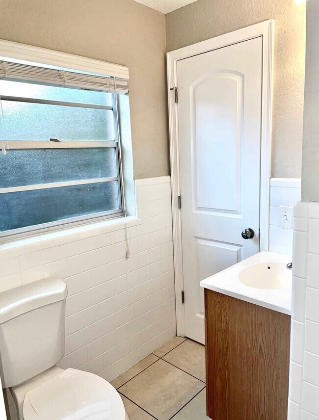 Bathroom 2 - 141 Saint George Rd