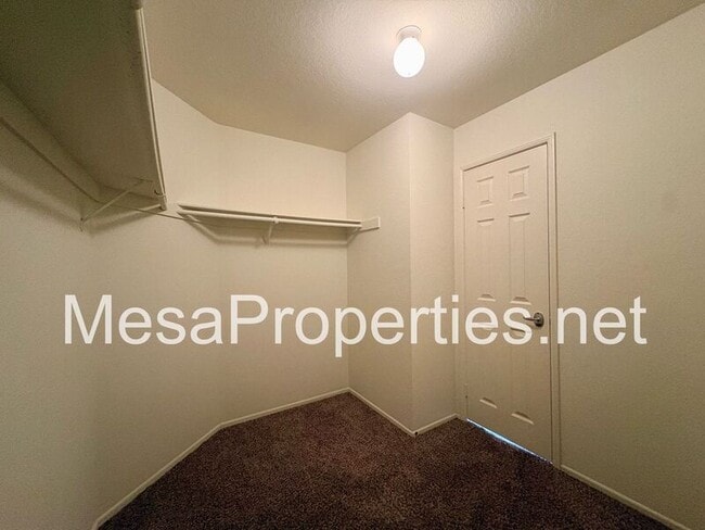 Building Photo - 14383 La Crescenta Ave