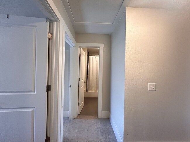 Building Photo - $0 DEPOSIT OPTIONS. SPACIOUS 4-BEDROOM, 3.5-BATH DUPLEX OFF 6TH AVE FREEWAY, MINUTES FROM COLORAD...