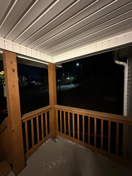 Building Photo - 1128 Commerce St