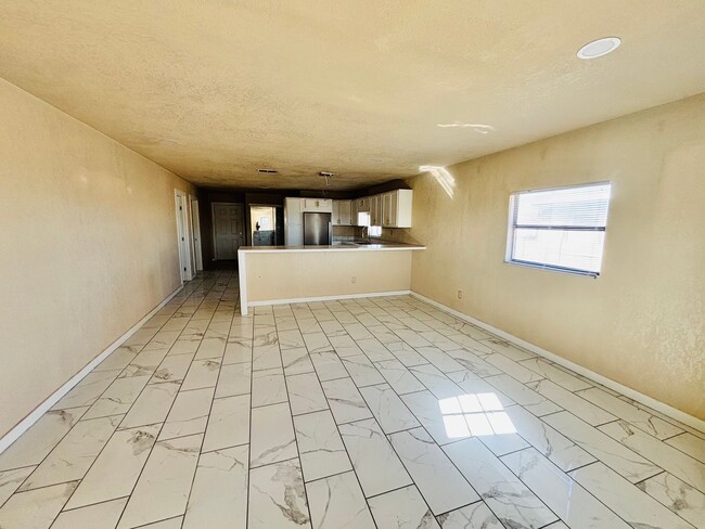 Building Photo - 5 N Judy Ln