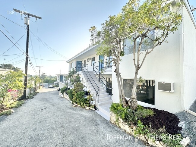 Building Photo - 3422 S Centinela Ave