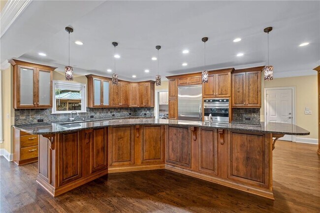 Building Photo - 710 Weybridge Pl