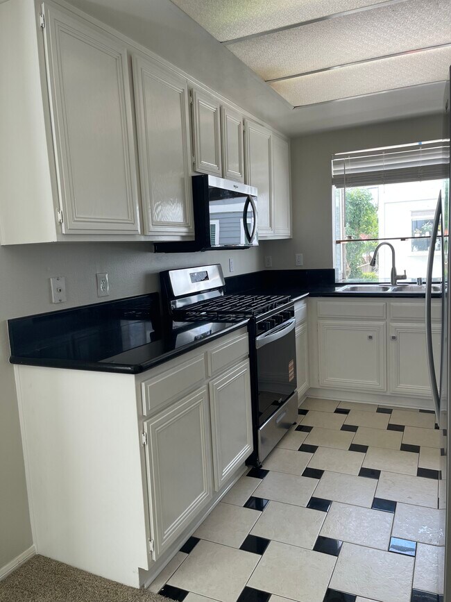 Building Photo - 19062 Windridge Ln