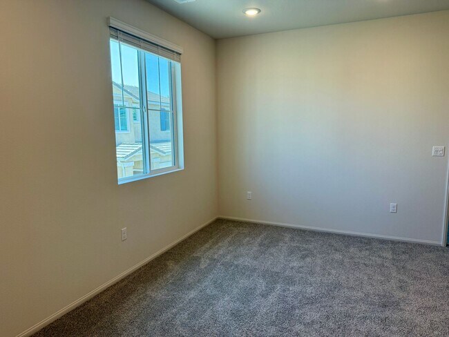 Building Photo - Brand New Luxury 2 story Home
