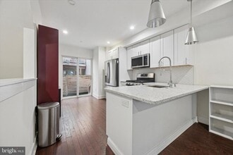 Building Photo - 1138 MOUNT VERNON St