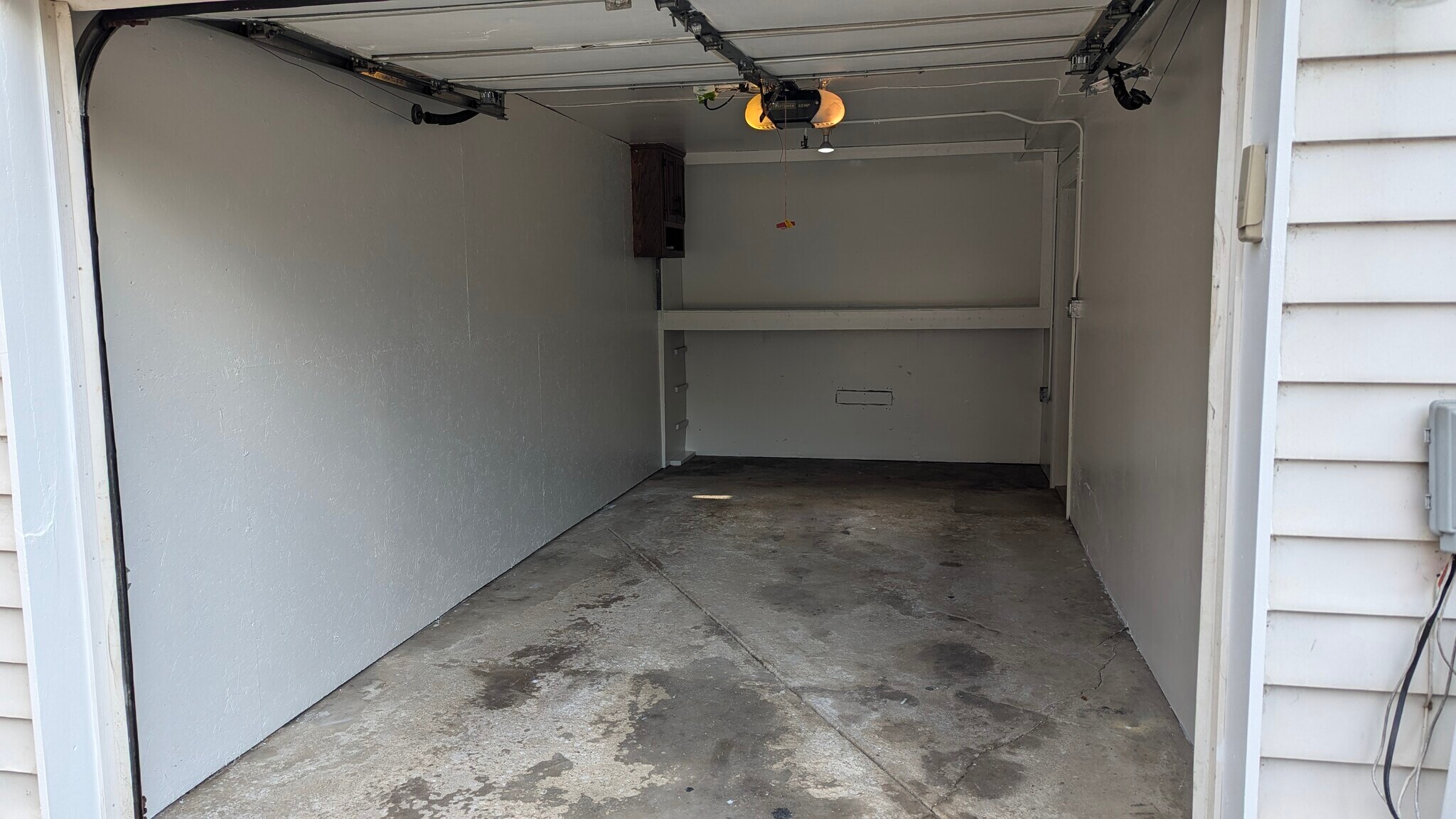 Building Photo - 10S432 Echo Ln