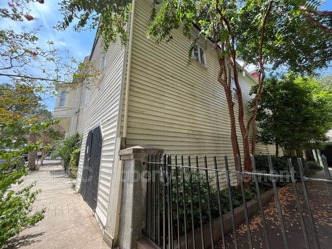 Building Photo - 3 Franklin St