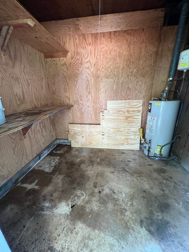 Building Photo - Brentwood Home close to UGAs Vet School