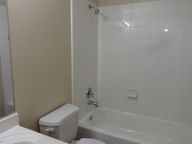 Building Photo - 9031 Ferndale View Dr