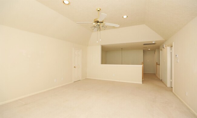 Building Photo - 7502 Holly Ct Estates Dr