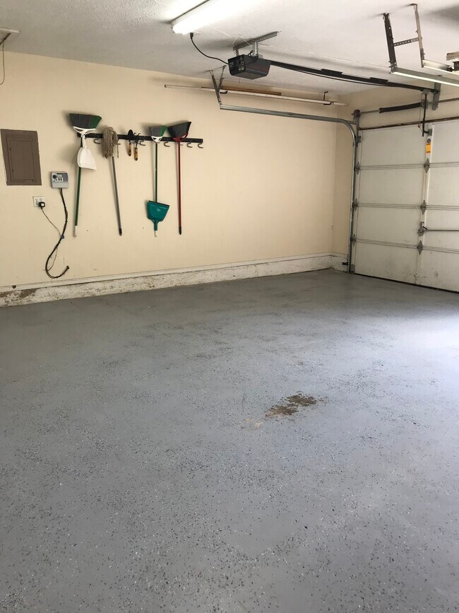 Building Photo - 2349 Houston Avenue