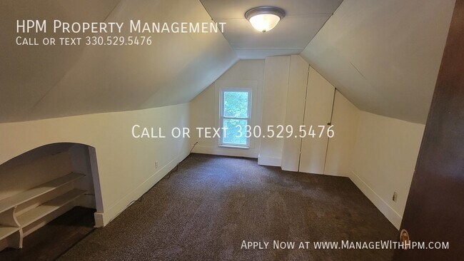 Building Photo - 1133 5th Ave