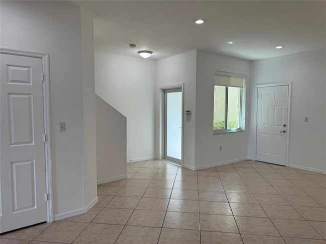 Building Photo - 4331 SW 131st Ln