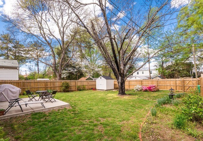 Building Photo - 4712 Fitzhugh Ave