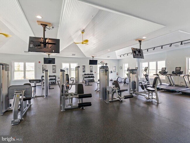 Building Photo - 26300 Tributary Blvd