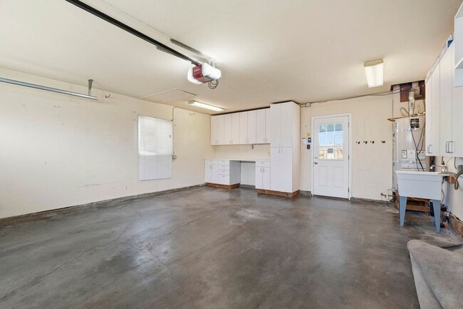 Building Photo - Cherry Chase Home