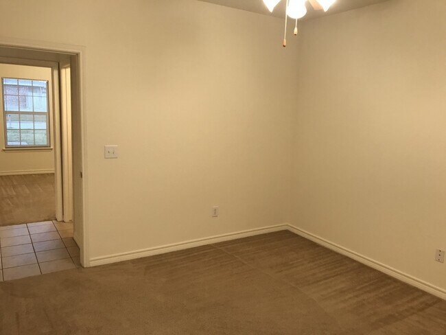 Building Photo - Duplex