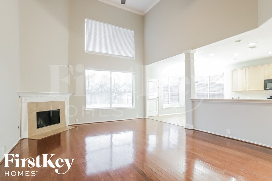 Building Photo - 5411 Baldwin Elm St