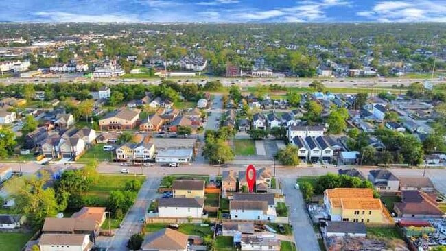 Building Photo - 3308 Castor St